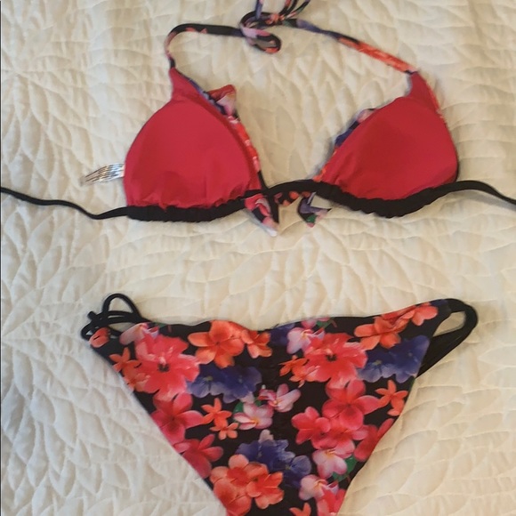 👙AQUA Black & Floral Bikini Set (Size S & M***) - Picture 2 of 5